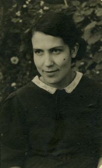 Надежда Парусникова - старшая дочь отца Александра. Примерно 1930-е гг.